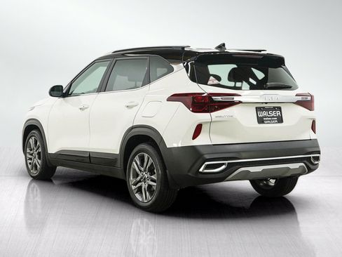 Used 2023 Kia Seltos S w/ Navigation Package FWD image 3