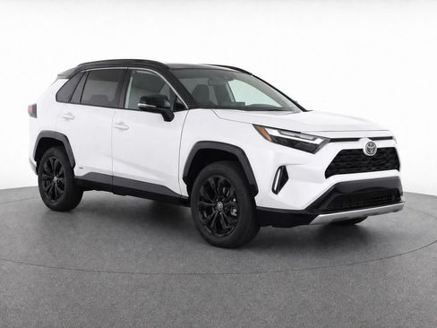 Used 2023 Toyota RAV4 XSE AWD/4WD image 2