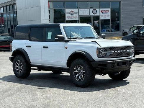 New 2025 Ford Bronco Badlands image 9