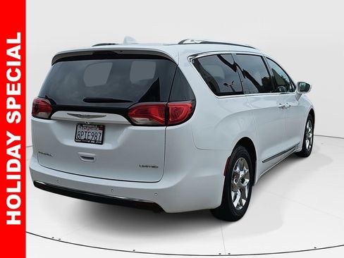 Used 2017 Chrysler Pacifica Limited w/ UConnect Theater Package image 3