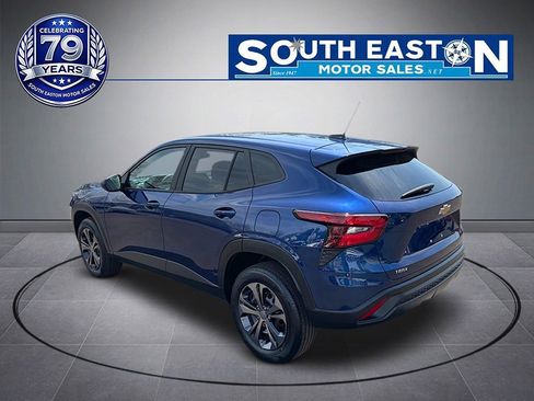 Used 2024 Chevrolet Trax LS FWD image 5