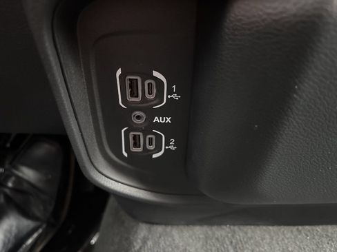 Used 2022 RAM 1500 Laramie AWD/4WD image 29