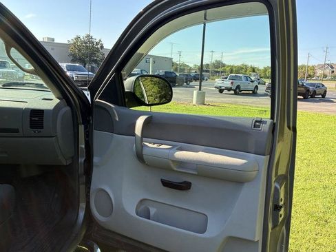 Used 2009 GMC Sierra 1500 W/T w/ Work Truck Preferred Package RWD image 12