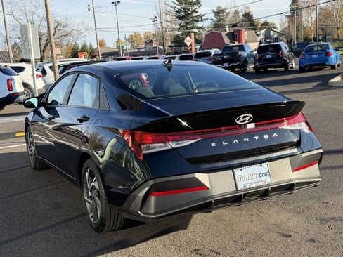 Certified 2025 Hyundai Elantra Sport image 5