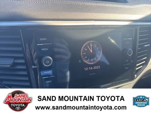 Used 2023 Volkswagen Atlas Cross Sport SE w/ Black Wheel Package image 20