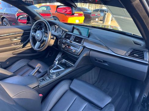 Used 2015 BMW M4 Convertible image 23