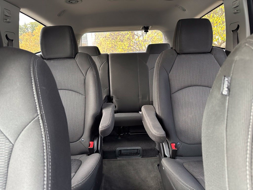 Used 2015 Chevrolet Traverse LT w/ Style and Technology Package AWD/4WD image 16