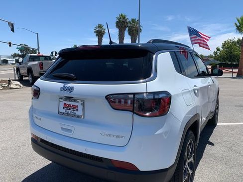 Used 2025 Jeep Compass Limited AWD/4WD image 7