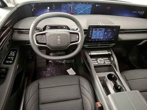 Used 2026 Lincoln Nautilus Reserve w/ Jet Appearance Package AWD/4WD image 10