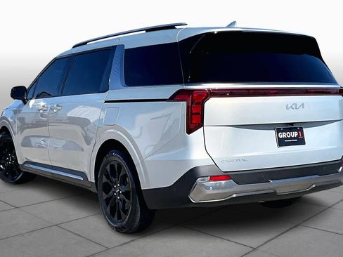 Used 2025 Kia Carnival SX image 12