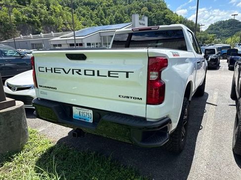 Used 2024 Chevrolet Silverado 1500 Custom Trail Boss w/ LPO, Dark Essentials Package AWD/4WD image 2