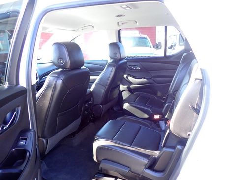 Used 2019 Chevrolet Traverse LT w/ LT Premium Package AWD/4WD image 9