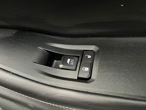 Used 2024 Jeep Grand Cherokee L Limited w/ Luxury Tech Group II image 28