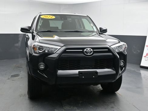 Used 2024 Toyota 4Runner SR5 image 3