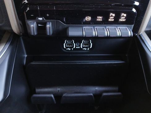 Used 2025 RAM 2500 Laramie w/ Night Edition AWD/4WD image 10