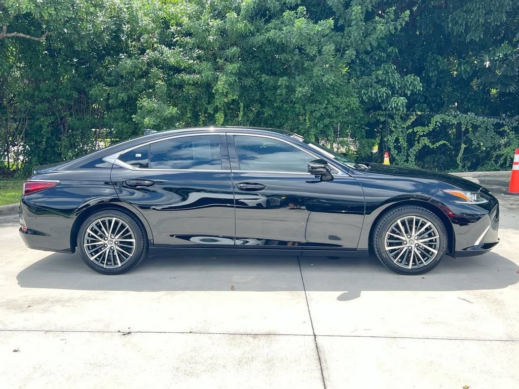 Certified 2024 Lexus ES 350 w/ Premium Package FWD image 8
