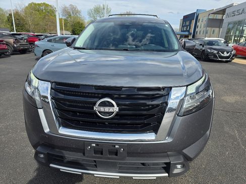 Used 2022 Nissan Pathfinder SL w/ SL Premium Package FWD image 8