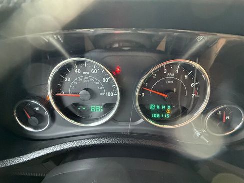 Used 2013 Jeep Wrangler Unlimited Sahara image 24