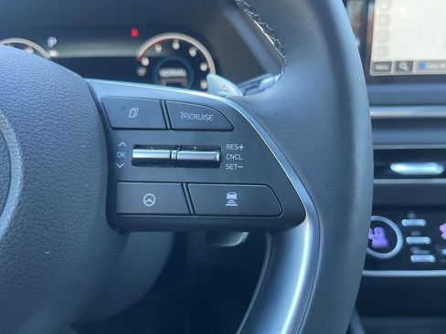 Used 2023 Hyundai Sonata Limited w/ Preferred Accessory Package image 15