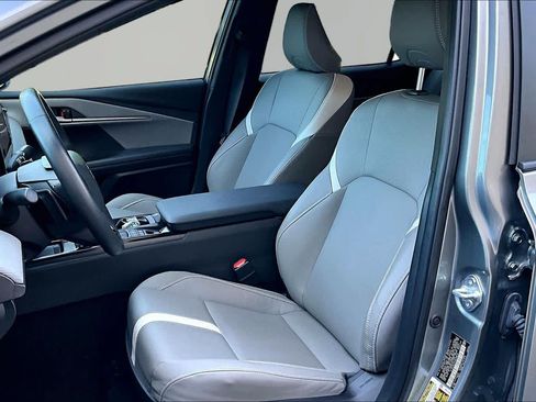 Certified 2025 Toyota Camry SE FWD image 8