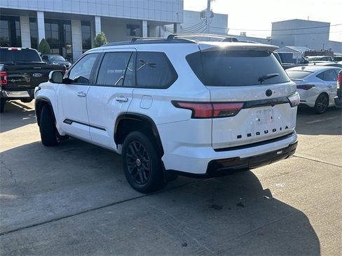 Used 2024 Toyota Sequoia Platinum image 7