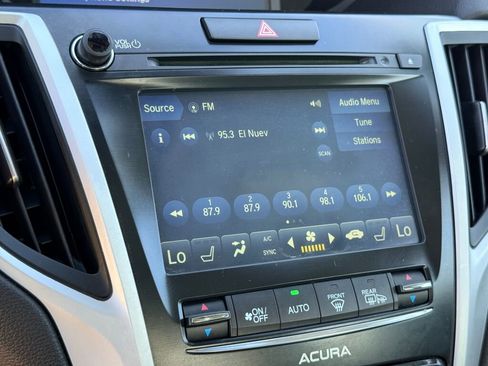 Used 2018 Acura TLX image 7