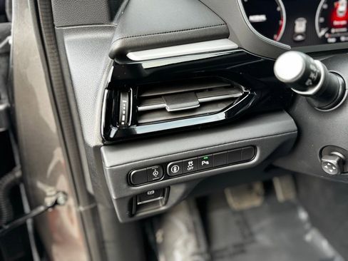 Used 2023 Acura MDX SH-AWD w/ Technology Package image 16