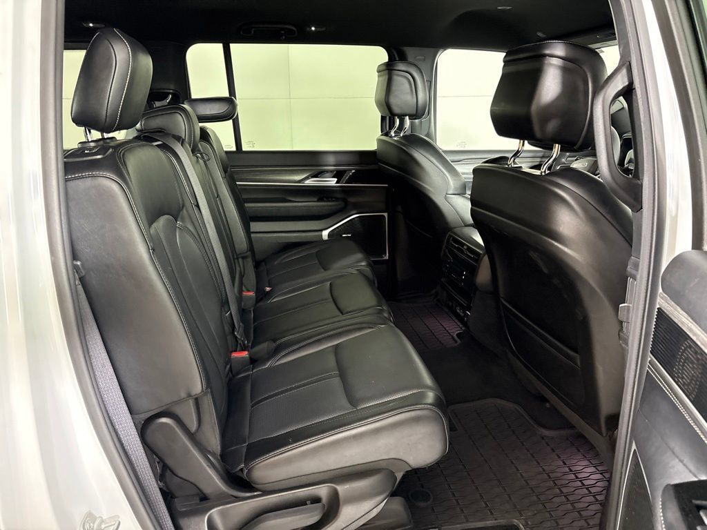 Used 2024 Jeep Wagoneer Series II w/ Flexible Seating Group RWD image 26