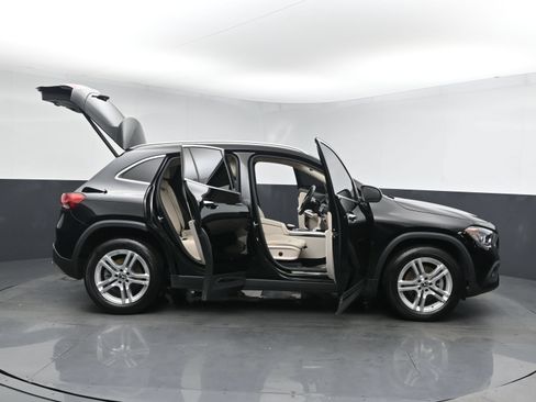 Used 2021 Mercedes-Benz GLA 250 4MATIC image 29