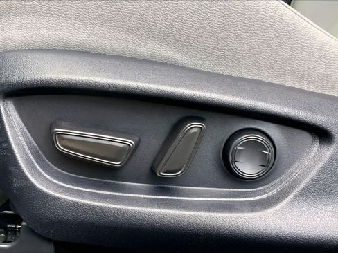 Used 2025 Toyota Camry SE FWD image 33