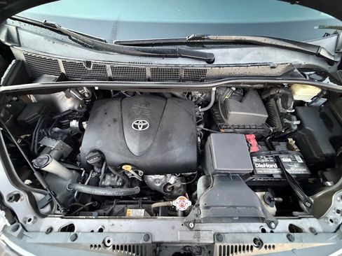 Used 2019 Toyota Sienna XLE image 37