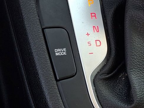 Certified 2022 Kia Forte LXS image 25