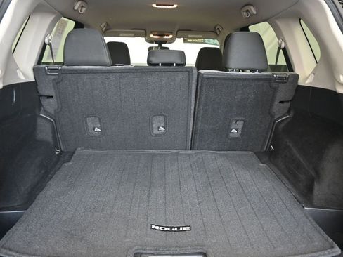 Used 2023 Nissan Rogue SV FWD image 18