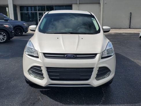 Used 2013 Ford Escape SE w/ Class II Trailer Tow Pkg FWD image 2