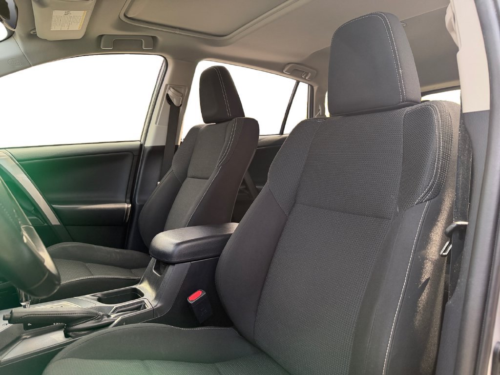 Used 2018 Toyota RAV4 XLE AWD/4WD image 24