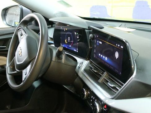 Used 2025 Chevrolet Trax LT image 10