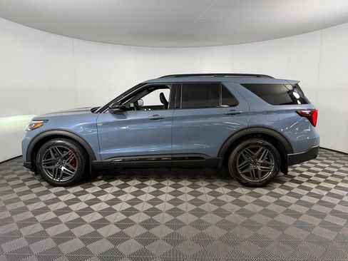 Used 2025 Ford Explorer ST AWD/4WD image 11