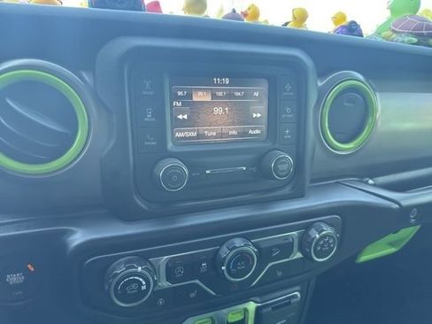 Used 2020 Jeep Wrangler Sport image 21