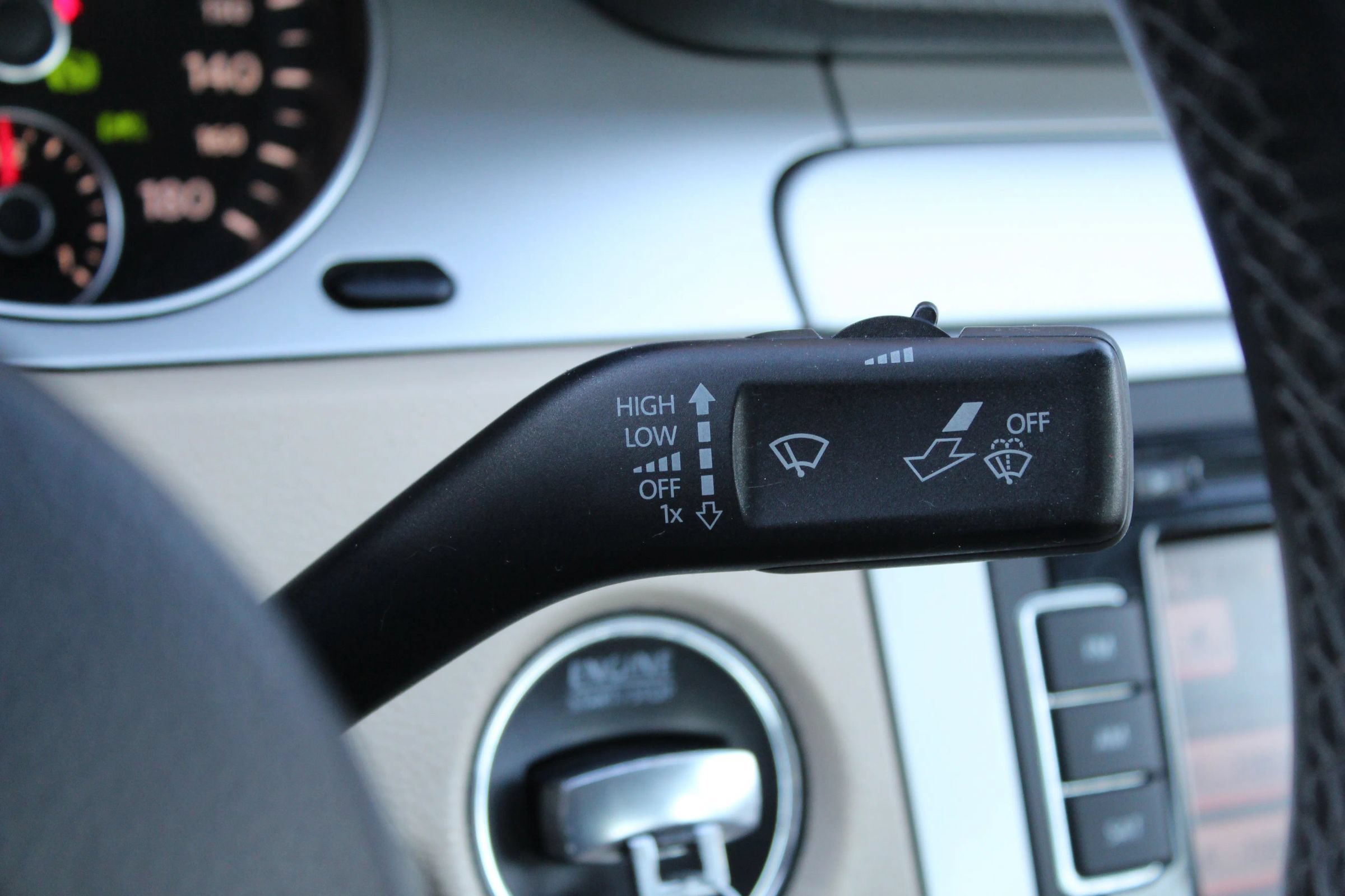 Used 2010 Volkswagen CC Sport FWD image 25