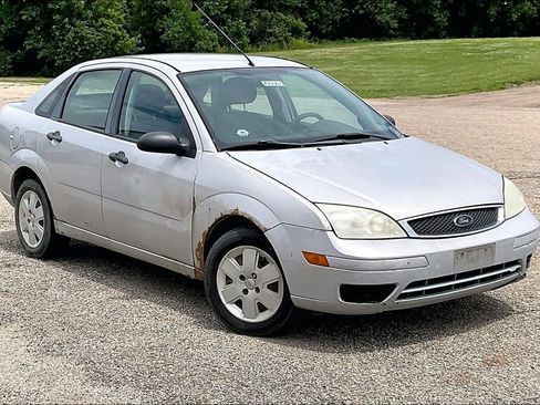 Used 2006 Ford Focus ZX4 Sedan FWD image 1