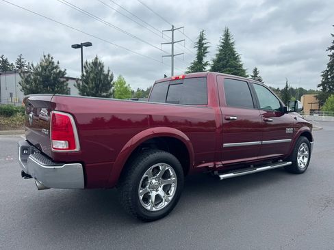 Used 2018 RAM 1500 Laramie w/ Convenience Group AWD/4WD image 11