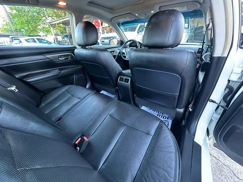 Used 2013 Nissan Altima 2.5 SL w/ Technology Pkg image 17