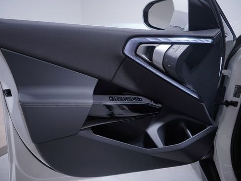 New 2026 BMW X3 xDrive30 w/ Premium Package image 10