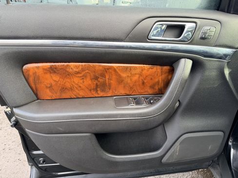 Used 2013 Lincoln MKS AWD image 14