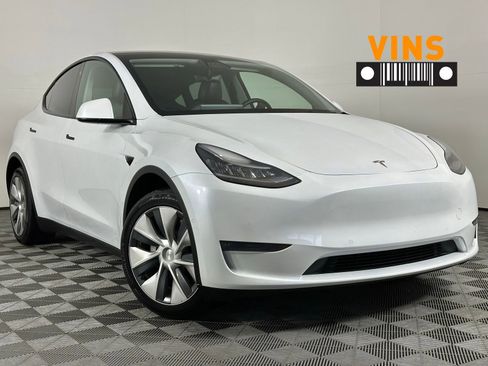Used 2022 Tesla Model Y Long Range image 1