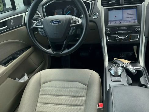 Used 2019 Ford Fusion SE image 15