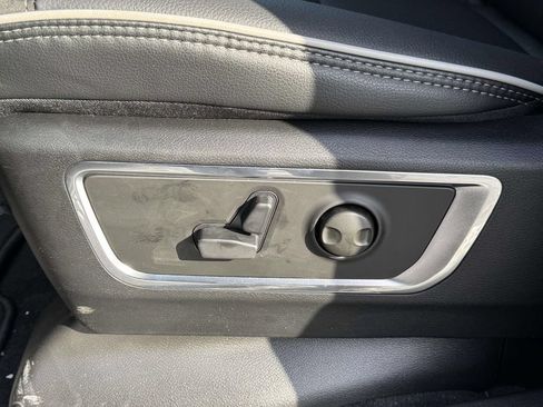 New 2026 RAM 1500 Laramie AWD/4WD image 30