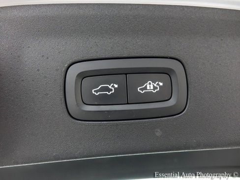 Used 2022 Polestar Polestar 2 w/ Performance Package image 25