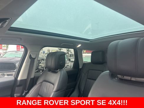 Used 2018 Land Rover Range Rover Sport SE image 27