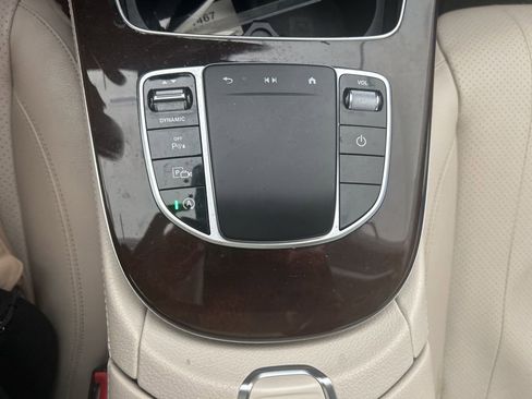 Used 2021 Mercedes-Benz E 350 4MATIC Sedan w/ Premium Package image 9